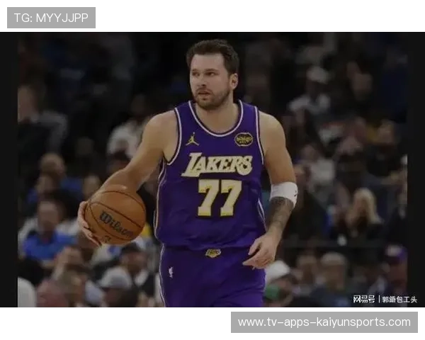 湖人东契奇后撤步干拔，三分稳稳落袋